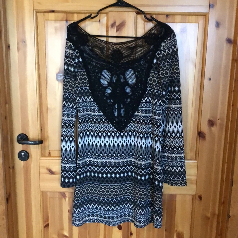 Dress - Picture 2 of 4